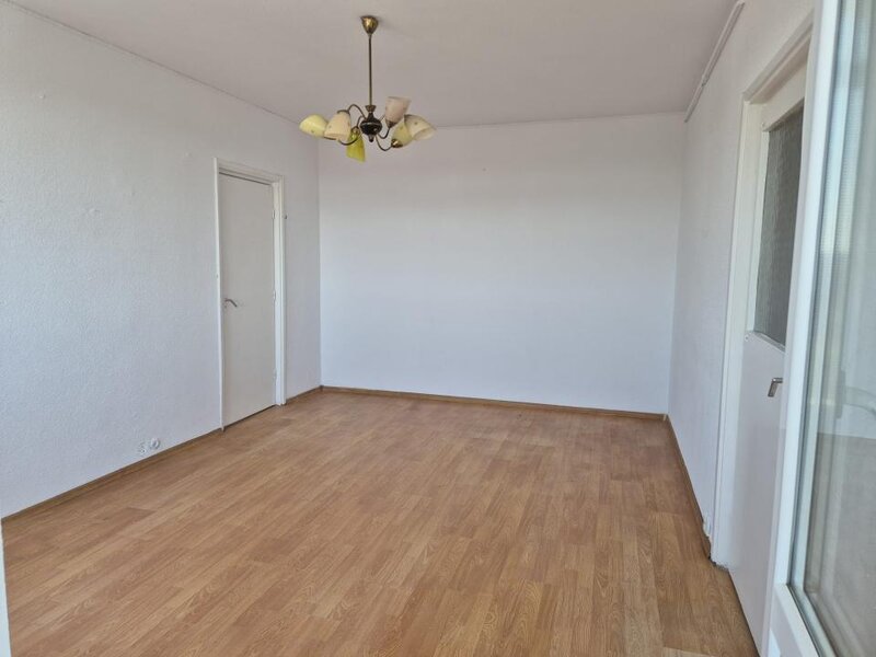 Metrou 1 Mai, apartament 2 camere, fara risc seismic, se accepta credit.
